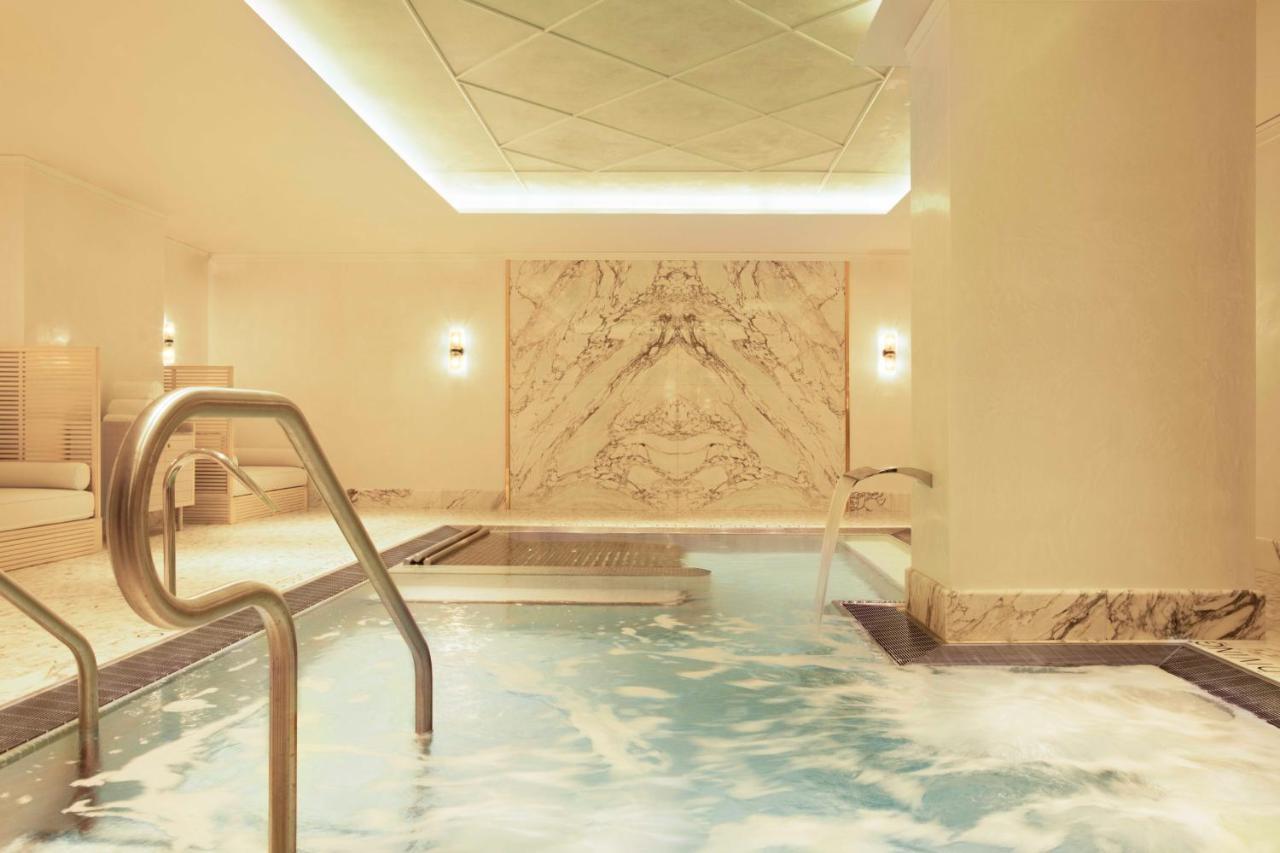 Barrière Fouquet's Hotel 5*